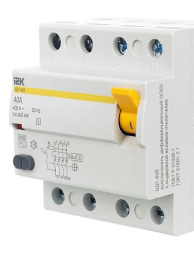 Выключатель дифференциальный (УЗО) ВД1-63S 4Р 40А 300мА IEK