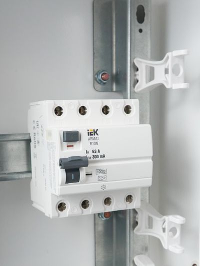 ARMAT Выключатель дифференциального тока R10N 4P 63А 300мА тип A IEK