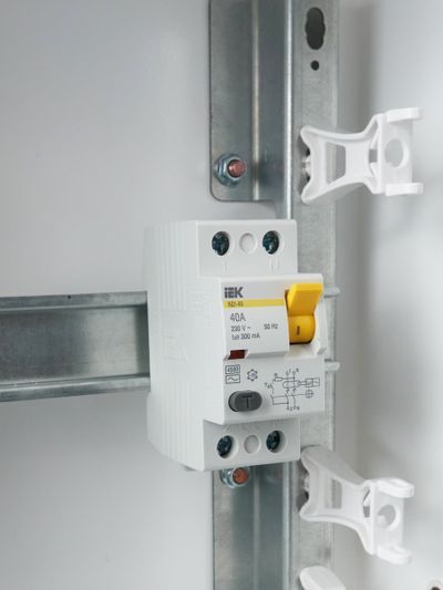 Выключатель дифференциальный (УЗО) ВД1-63 2Р 40А 300мА IEK