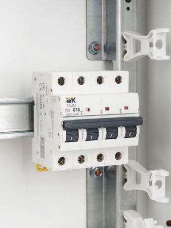 Выкл.автом.  4П  13А IEK AR-M06N-4-C013