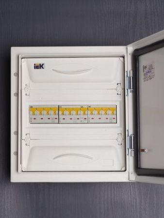 KARAT Автоматический выключатель ВА47-60M 3P C 32А 6кА IEK