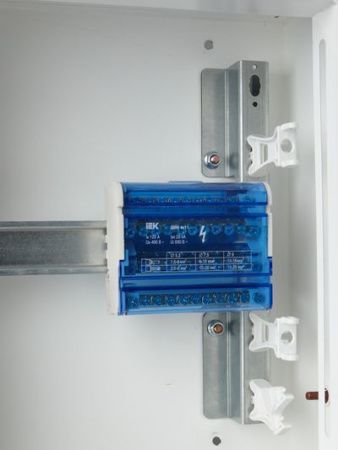 Шины на DIN-рейку в корпусе (кросс-модуль) ШНК 4х11 3L+PEN IEK