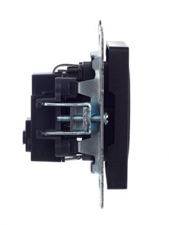 BRITE Розетка 1-местная с заземлением с защитными шторками 16А РС14-1-0-БрЧ черный IEK