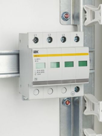 KARAT Ограничитель импульсного перенапряжения ОПС1-C 4P In=20кА Un=400В Im=40кА IEK