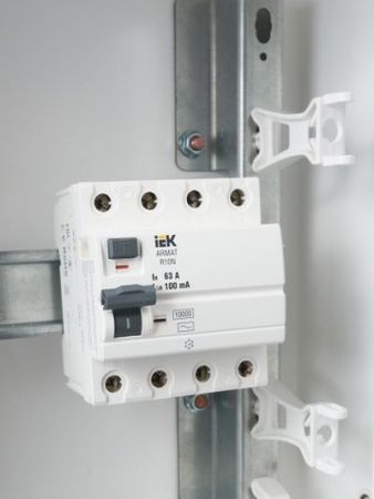 ARMAT Выключатель дифференциального тока R10N 4P 63А 100мА тип AC IEK