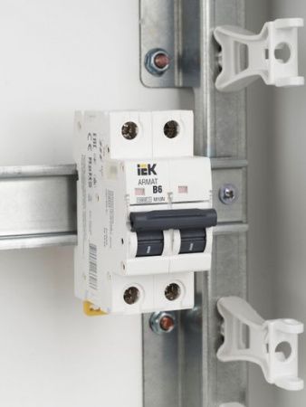 ARMAT Автоматический выключатель M10N 2P B 6А IEK