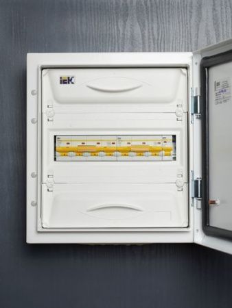 KARAT Автоматический выключатель ВА47-100 4P D 100А 10кА IEK