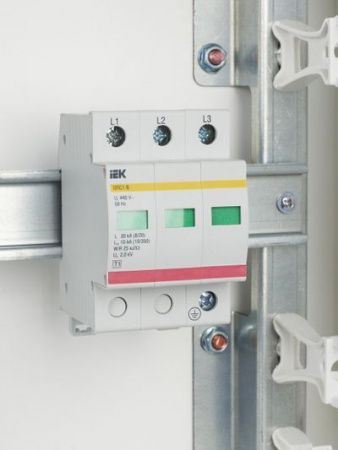 KARAT Ограничитель импульсного перенапряжения ОПС1-B 3P In=30кА Un=400В Im=60кА IEK