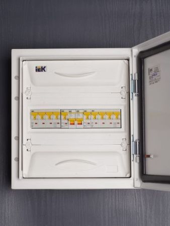 KARAT Выключатель нагрузки (мини-рубильник) ВН-32 1P 100А IEK